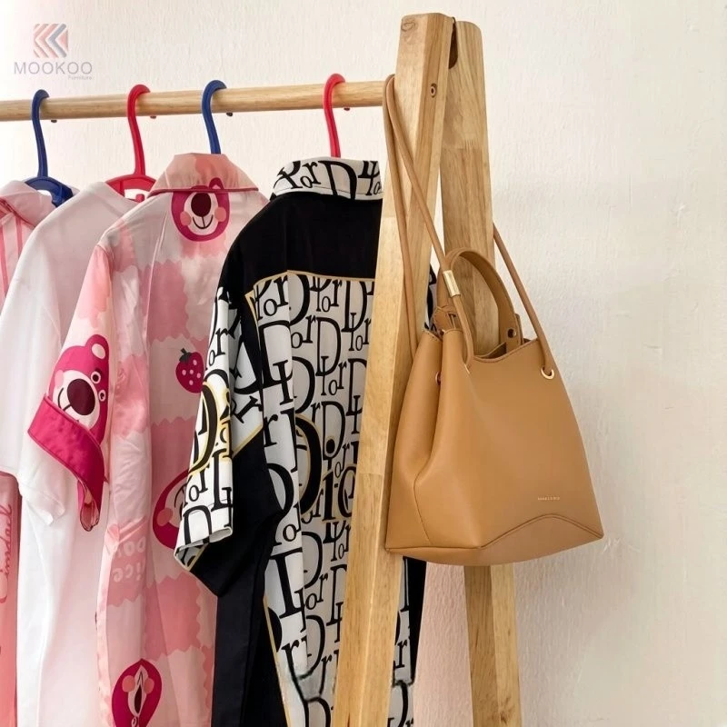 Customized Light Metal Clothing Display Rack Storage Shelf Modern Floor Garment Hanging Stand Boutique Store Retail Varnish high quality