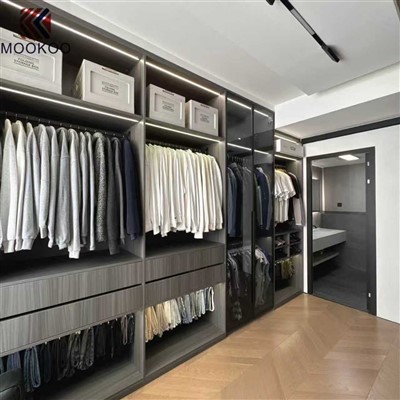 Красив щанд за магазин за дрехи Elegent на фабрична цена в Камерун